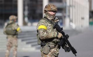 Kolejna noc walk w Ukrainie. W Ochtyrce zginęło 70 osób, pod Kijowem pocisk trafił w szpital położniczy