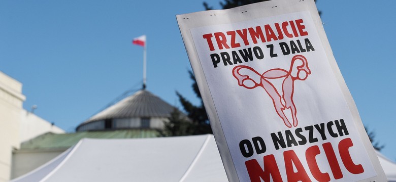 Dwa projekty aborcyjne w Sejmie. Który ma szansę? Jak zagłosują posłowie?