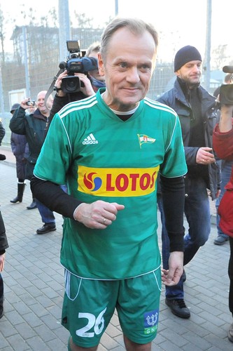 Donald Tusk jest w formie. Strzelił gola w sylwestrowym meczu