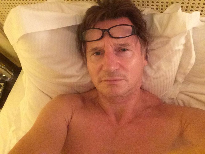 Liam Neeson na swoim profilu napisał: 'Good morning fans'