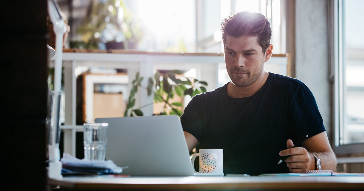 Jedna praca to za mało. Prawie połowa Polaków ma dodatkowe zajęcie