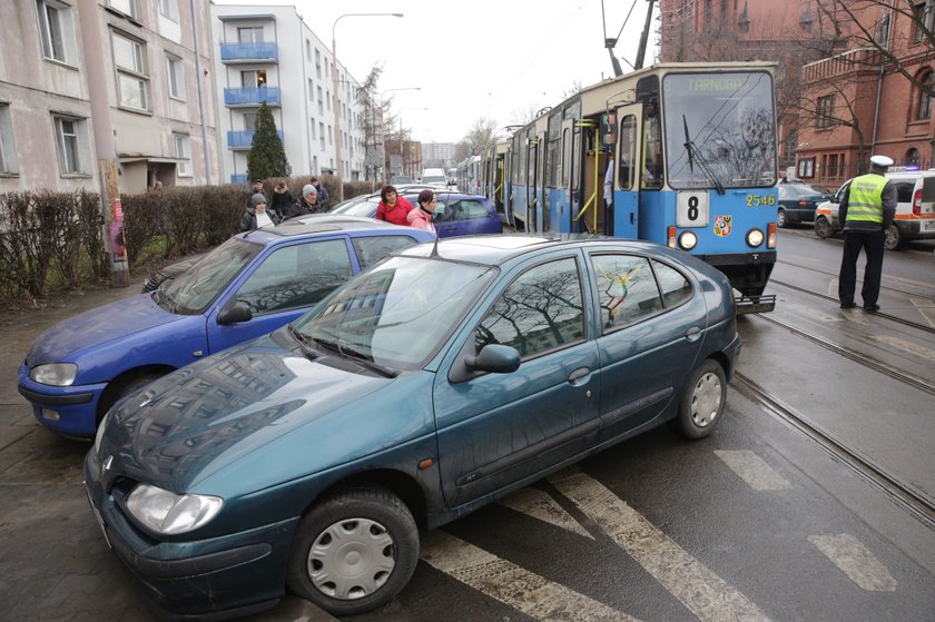 Samochód zablokował tramwaj