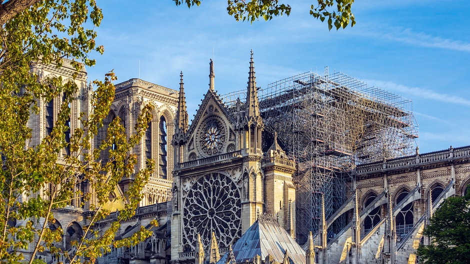 Wnętrza katedry Notre Dame zostaną przebudowane. Projekt budzi skrajne emocje. 