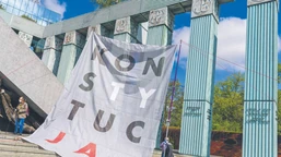 kon-sty-tu-cja! dobra ustawa zasadnicza potrzebna tak samo jak czołgi