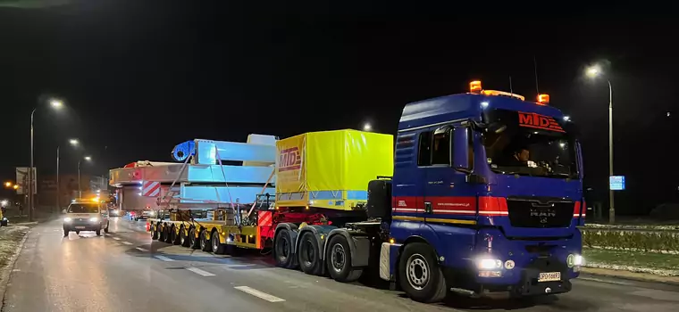 Droga S19 będzie zamykana. Na trasę znów wyjechał gigantyczny transport