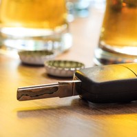 Mennyi idő alatt ürül ki az alkohol a szervezetből? Tudja meg, mikor vezethet újra!