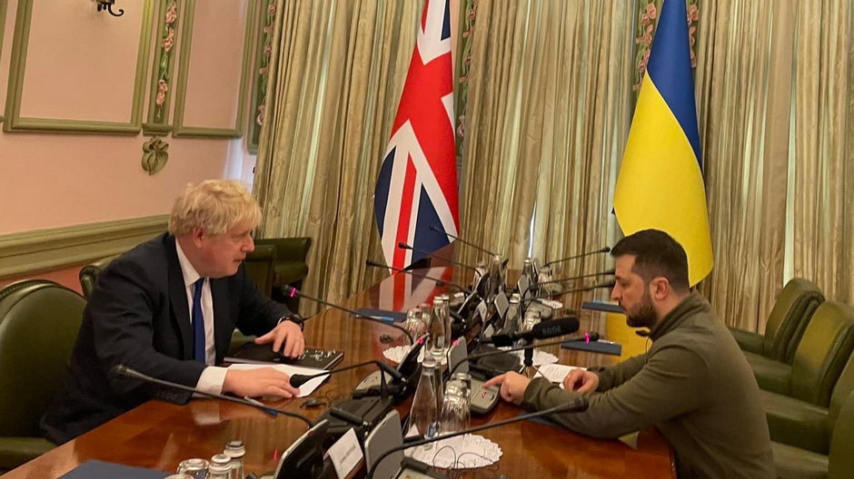 Prezydent Zełenski rozmawia z brytyjskim premierem Johnsonem