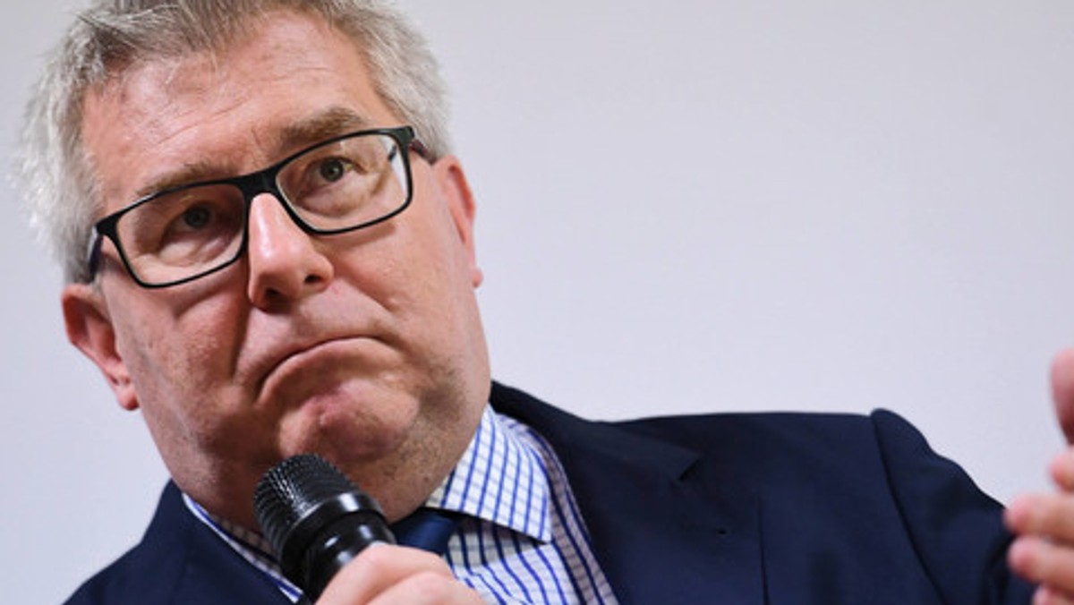 Ryszard Czarnecki znów ma kłopoty w Brukseli. Tym razem samowolnie pojechał z misją na Malediwy 