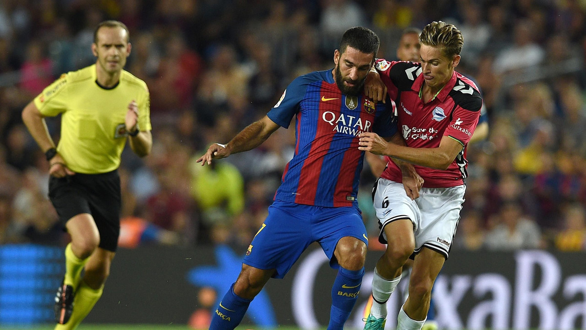 Pomocnik Deportivo Alaves Marcos Llorente był sfrustrowany, że nie może zagrać w najbliższym meczu La Ligi przeciwko Realowi Madryt. Jest to efekt klauzuli, która zabrania gry przeciwko swojemu macierzystemu klubowi. Llorente jest bowiem wypożyczony przez Real do Alaves.