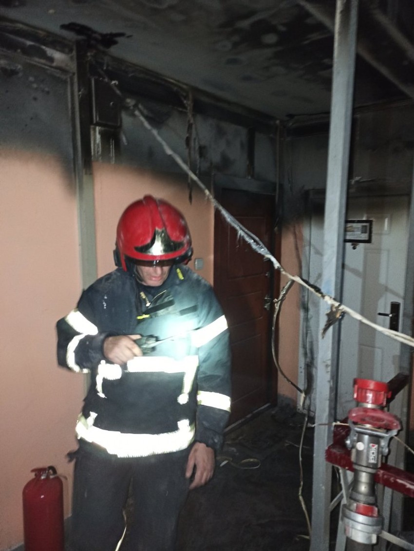 Unutrašnjost zgrade u kojoj je buknula vatra