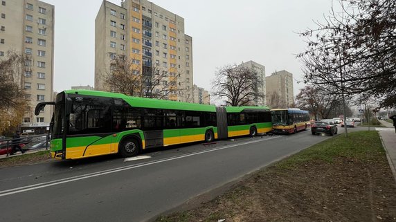 Wypadek w Poznaniu, są poszkodowani, fot. Jacek U., GJWwP FB