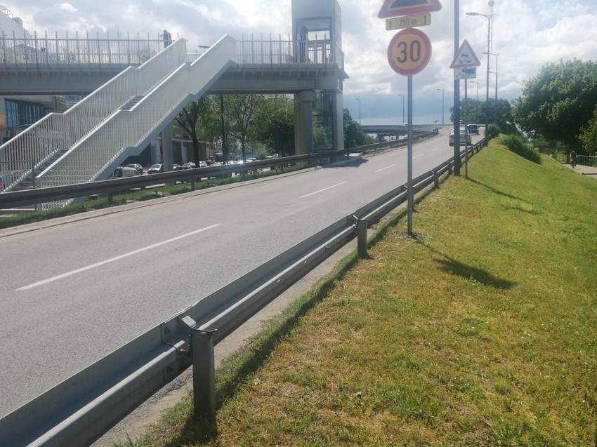 Ko je sporan, nadvožnjak ili pasarela?