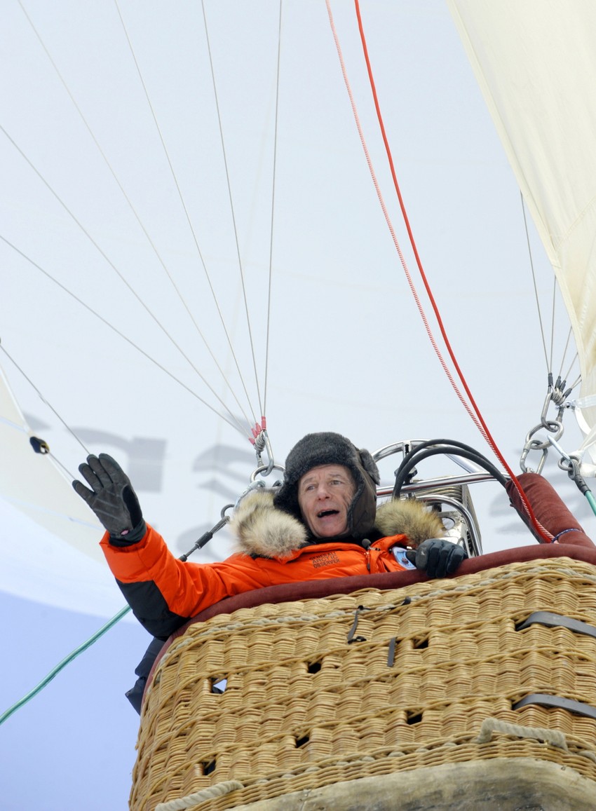 Žan Lui Etjen u svom balonu