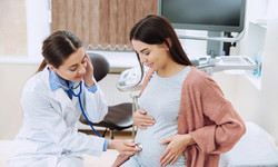 Jak wybrać ginekologa do prowadzenia ciąży? Cztery najważniejsze kryteria