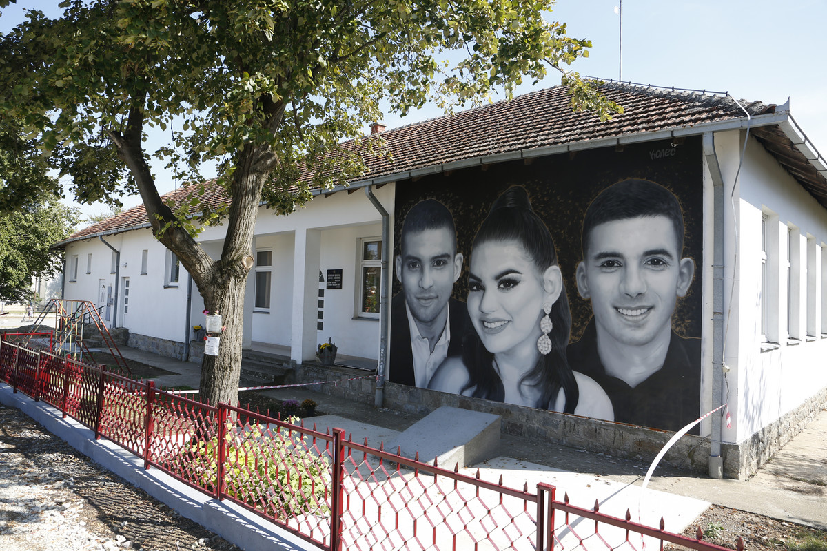 Mural posvećen Milanu, Kristini i Daliboru koji su stradali u masakru u Duboni 