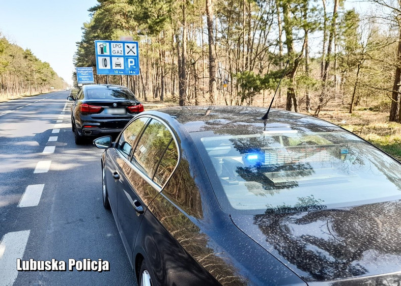 Policjanci odzyskali skradzione w Niemczech BMW X6