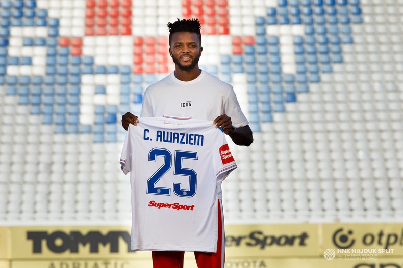 Ο Shidozi Awazem μετά την αποκάλυψή του. 