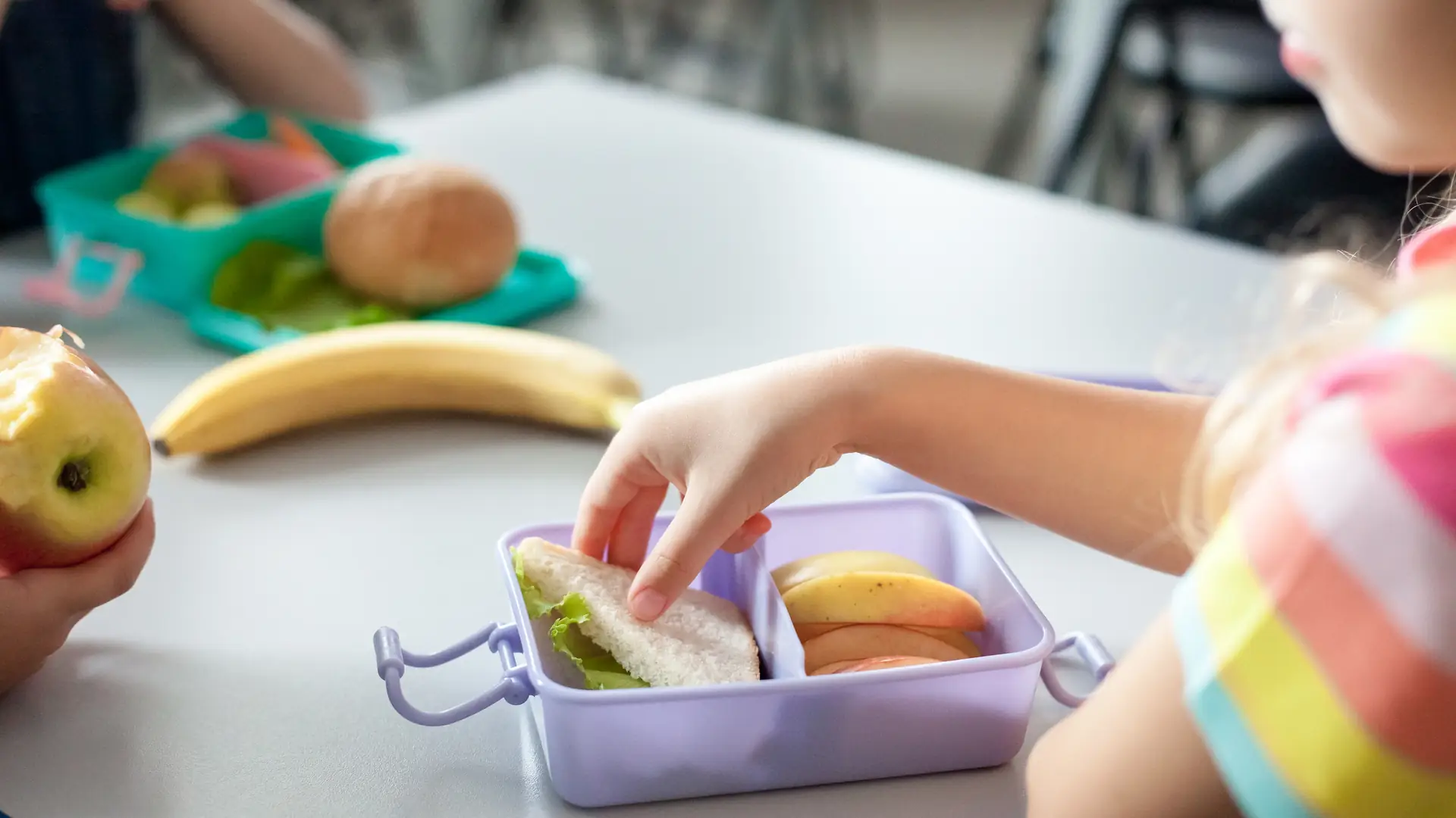 "Dieta wegańska nie służy prawidłowemu rozwojowi dziecka". Na pewno?