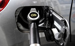 Sprawdzili jakość paliw. Nowa czarna lista stacji. Gdzie nie tankować? [LISTA]