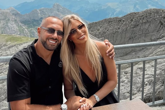 "NE SMEM DA SE ZALJUBIM U NJEGA, IMA SINA IZ PRVOG BRAKA" Pevač zaveo 12 godina mlađu dok je bila na fakultetu, danas čekaju treće dete: "Išla sam protiv svih"