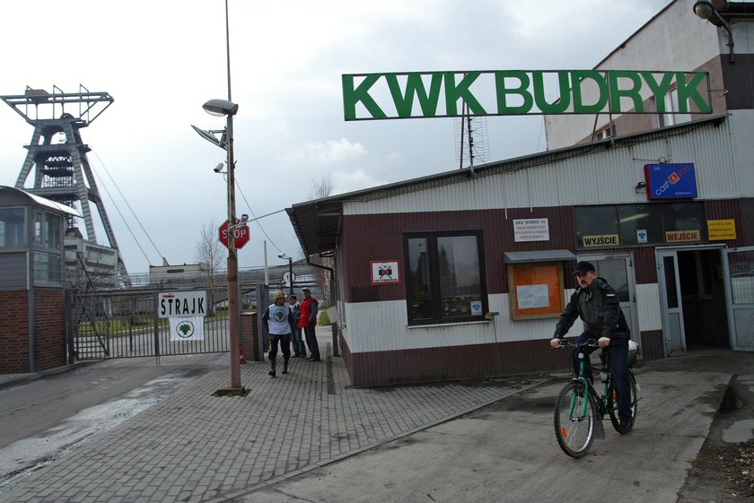 Związkowcy zwolnieni za manifestację