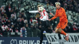 bruk-bet termalica mogła uciec ze strefy spadkowej. po porażce z cracovią została na ostatnim miejscu