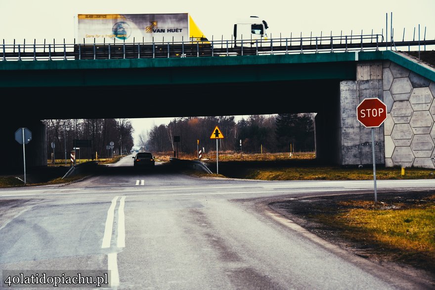 Górą: autostrada A1, dołem droga nr 91