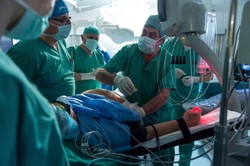 Echolaserem w nowotwór. Nowatorska operacja we Wrocławiu [ZDJĘCIA]