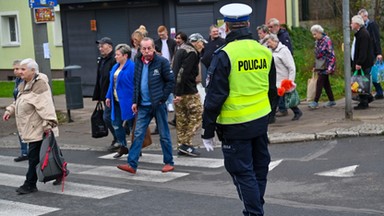 Potrącił staruszkę pod cmentarzem. Zapłaci 6,5 tys. zł mandatu