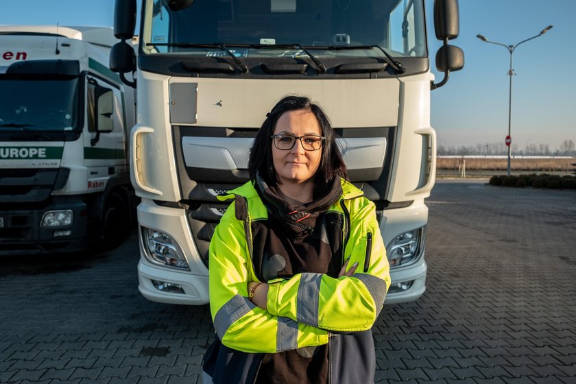  Paulina Bargenda, truck girl 