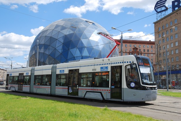 Tramwaj Fokstrot jeździ po Moskwie