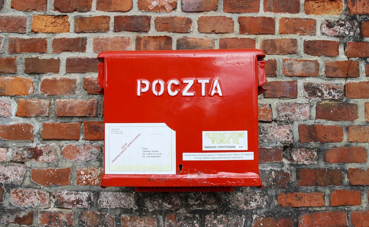 Pracownicy Poczty Polskiej dostaną podwyżki. Wiemy, o ile wzrośnie wynagrodzenie
