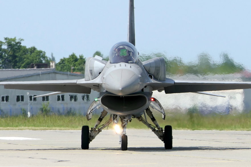 Produkowany seryjnie od 1976 roku F-16 pozostaje jednym z najpopularniejszych myśliwców na świecie a dzięki stałemu unowocześnianiu wciąż znajduje nowych nabywców.