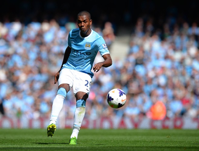 <b>Fernandinho</b>
<br>
<br><b>Środkowy Pomocnik</b>
<br><b>40 000 000 euro<b/>
<br><b>Szachtar Donieck (Ukraina) -> Manchester City (Anglia)</b>