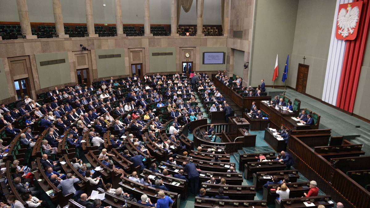 Napisz Czego Dotyczyła Powyższa Ustawa I Kiedy Została Uchwalona Ustawa o państwowej komisji ds. pedofilii została uchwalona - Wiadomości