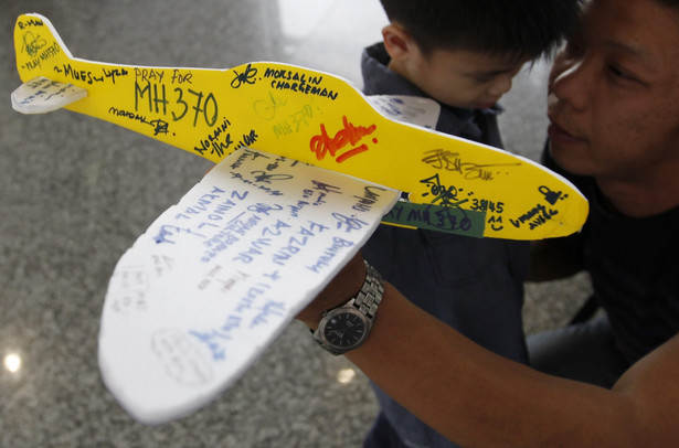 Krewni pasażerów Boeing Malaysia Airlines. Fot. EPA/MAK REMISSA/PAP/EPA