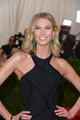 Karlie Kloss visszafogottsága nagyszerű.