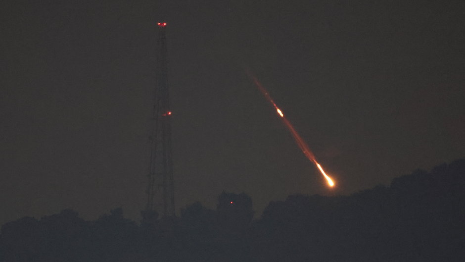 Drony lub pociski rakietowe w nieujawnionych lokalizacjach w północnym Izraelu. Początek 14 kwietnia 2024 r.