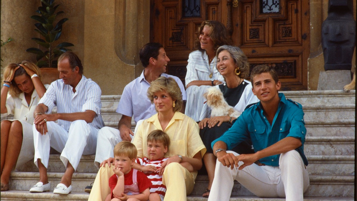 Bivši španski kralj razbesneo javnost: U memoarima ispljuvao princezu Dajanu i otkrio kakav stav ima prema snaji