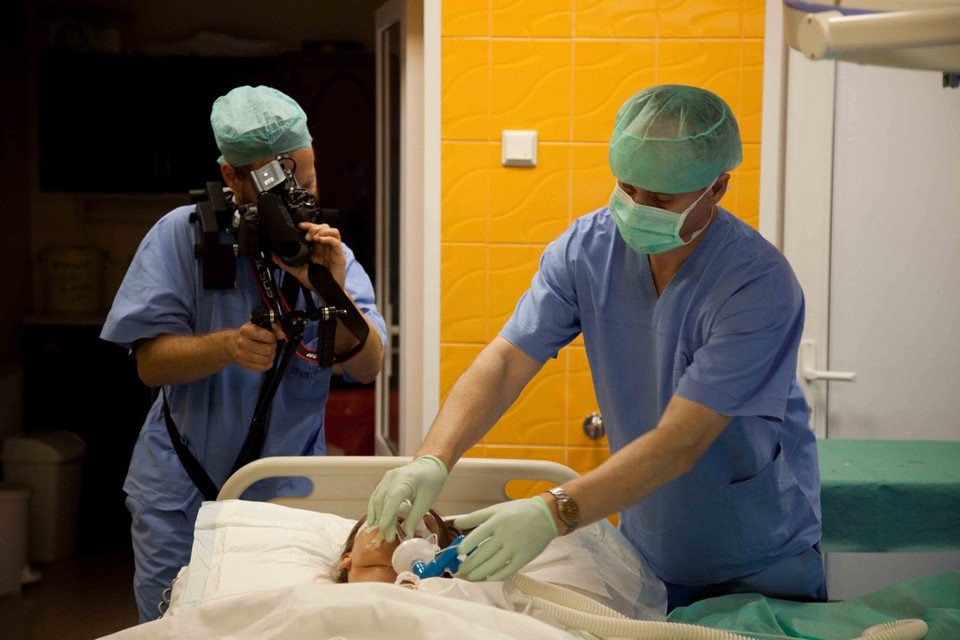 "Pragnienie piękna": Kulesza, Rosati i Szulim w filmie o chirurgi plastycznej