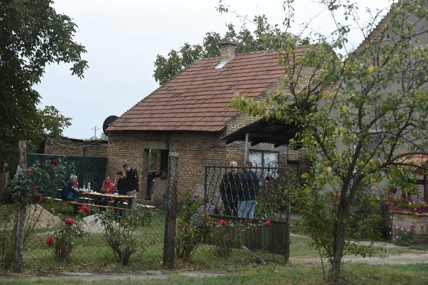 Porodici Avdulaj prijatelji i porodica došli su da pruže podršku