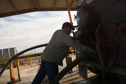 Irak tnie dostawy ropy. Ceny za baryłkę w USA w górę