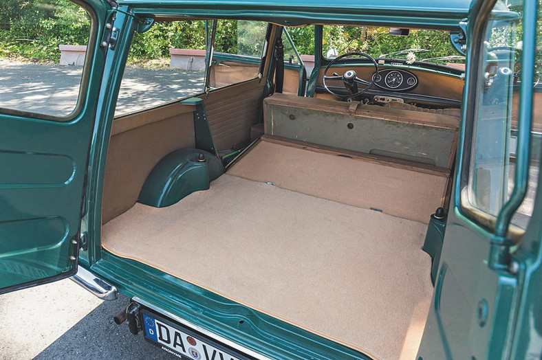Trabant 601 Universal kontra Mini Traveller - dwusuw z NRD czy Mini-maluch?