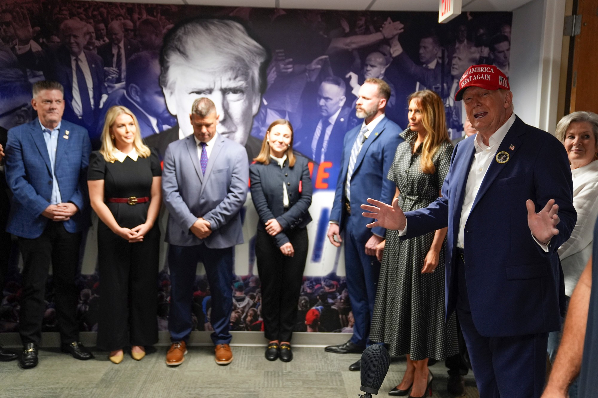 Donald Trump počas návštevy sídla svojej kampane vo West Palm Beach 5. novembra 2024.