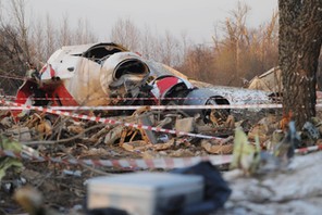 Polish president's plane crashes near Smolensk