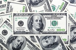 Na rynku walutowym wybory. Na razie wygrywa Trump