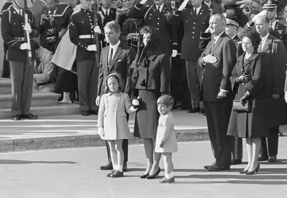 Jackie Kennedy zachodziła w ciążę pięć razy. Gdyby nie dzieci, prawdopodobnie odebrałaby sobie życie