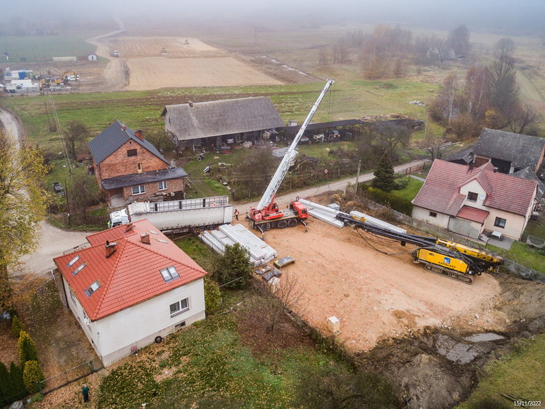 Budowa drogi ekspresowej S-1 - odcinek węzeł Oświęcim - Dankowice - zdjęcia z drona - 15.11.2022 - autor: GDDKiA