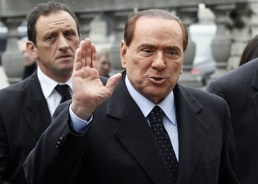 Berlusconi utrzymuje 42 kobiety! Jak to?