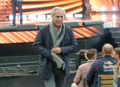 Burza w imperium Solorza. On i jego żona zabrali głos. 'Jestem w podróży poślubnej'